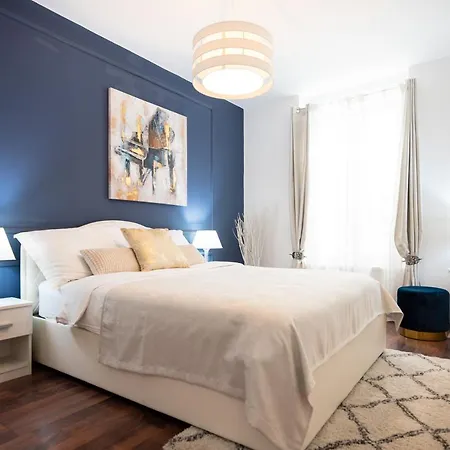 Apartment For Two- Strict Center Of Old Town
