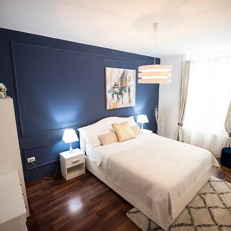 For Two- Strict Center Of Old Town